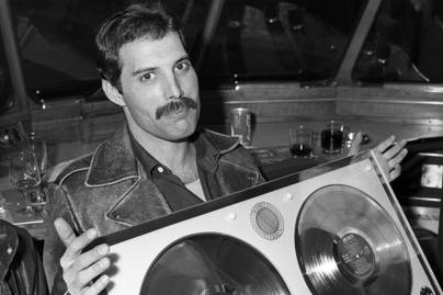 Szívszorító, Freddie Mercury mit küldött Elton Johnnak karácsonyra: a halála után jutott el az énekeshez az ajándék