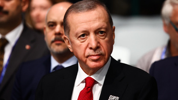 Alaposan megkavarta a lapokat a török elnök a svéd NATO-csatlakozás ügyében