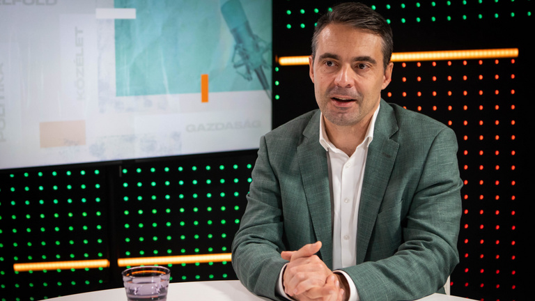 Vona Gábor: Simicska sosem rakott pénzt a Jobbikba, de megnyitotta előttünk a birodalmát