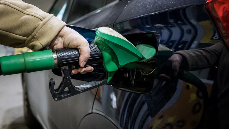 Hivatalos: 41 forinttal drágul a gázolaj és a benzin januártól