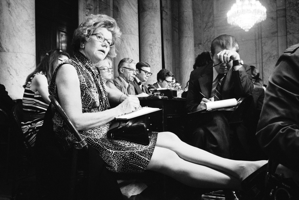 Mary McGrory újságíró a Watergate-meghallgatásokon, 1973-ban.