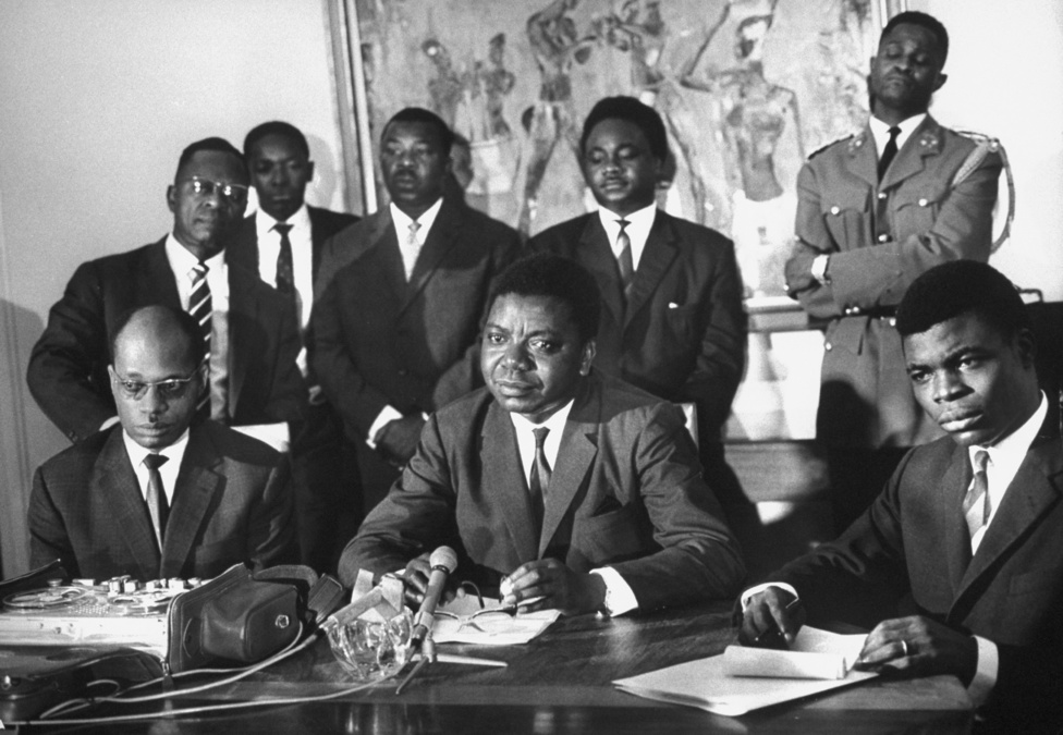 Spencer és a Life  magazin kapcsolata az afrikai megbízások során erősödött meg igazán, az apartheid után Dél-Afrika is különös figyelmet kapott, de Biafra, Algéria és Kongó is az érdeklődés középpontjába került. A képen Moise Tshombe és Albert Kalonji közös sajtótájékoztatót tart 1965-ben. 