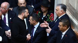 Furcsa körülmények között tárgyalt Orbán Viktor és Volodimir Zelenszkij