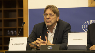 Guy Verhofstadt szerint ideje megvonni Orbán Viktor szavazati jogát