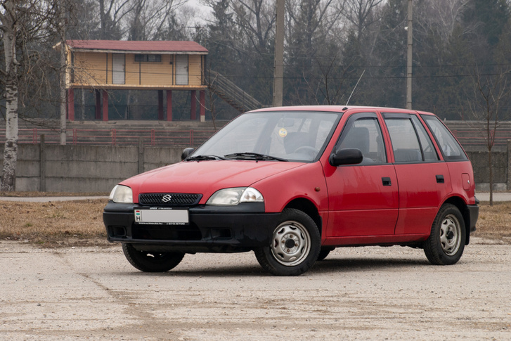 A régi, Magyarországon gyártott Suzuki Swiftnek is van párja. Melyik autóról van szó?