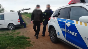 Korrupció miatt vádat emeltek három rendőr és egy vállalkozó ellen Debrecenben