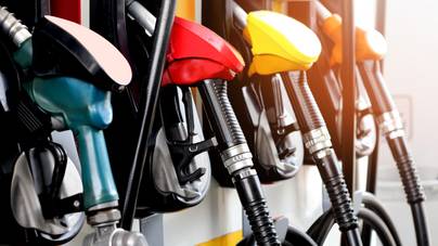 Holnaptól változik a benzin és a gázolaj ára