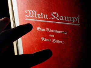 A média pörgette fel a Mein Kampfot