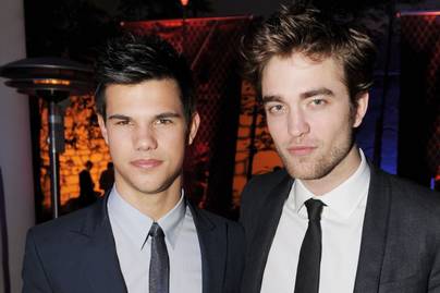 Robert Pattinson és Taylor Lautner az Alkonyat-filmek riválisai voltak: ilyen volt a kapcsolatuk a valóságban