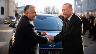 Orbán Viktor megmutatta Erdogannak, ki a város legjobb sofőrje