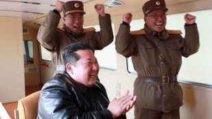 Atomtámadással fenyegetőzik Kim Dzsongun