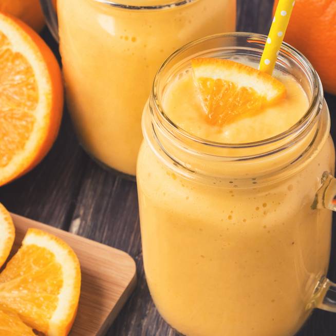Téli narancsos-banános smoothie: immunerősítő fűszerek ízesítik