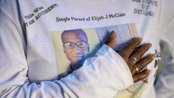 Bűnösnek találták a mentősöket Elijah McClain megölésének ügyében