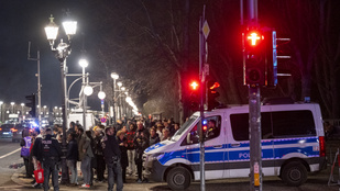 „A politikusok cserben hagytak minket” – szilveszteri zavargásokra számítanak Németországban