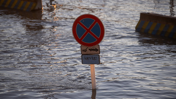 Az áradások miatt több útszakasz is járhatatlanná vált Magyarországon