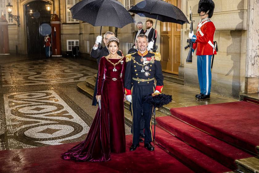 Helyi ruhatervezők ruháit is szívesen viseli a leendő dán királyné - Követi a divatot a mindig csinos Mária