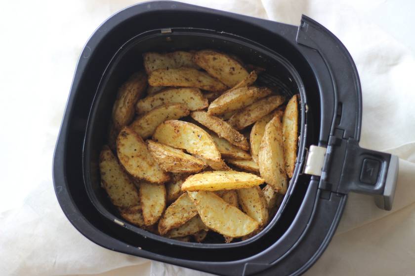 Így készíts sült krumplit air fryerben: a tökéletes fűszerezést is megmutatjuk