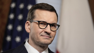 A korábbi lengyel kormányfő szívesen átvenné Kaczynski helyét