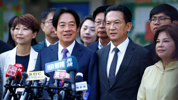 Amerikai politikusokból álló delegáció érkezett Tajvanra