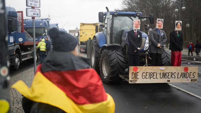 Belebukhat a berlini kormány a Németországot megbénító tüntetésekbe?