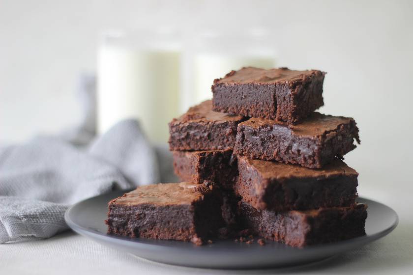 Ragacsos brownie kevés liszttel: barna cukorral kevésbé lesz édes