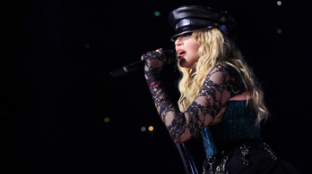 Beperelték a rajongói Madonnát, mert nem kezdte el időben koncertjét