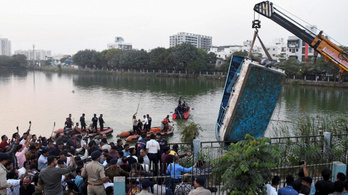 Elsüllyedt egy diákokat szállító hajó Indiában, legalább 14 ember meghalt