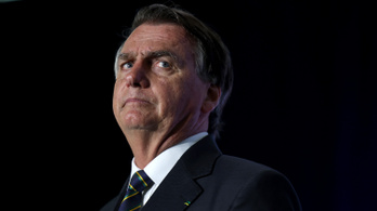 Mégsem oltatta be magát Jair Bolsonaro a koronavírus ellen, hamis igazolást állíttatott ki