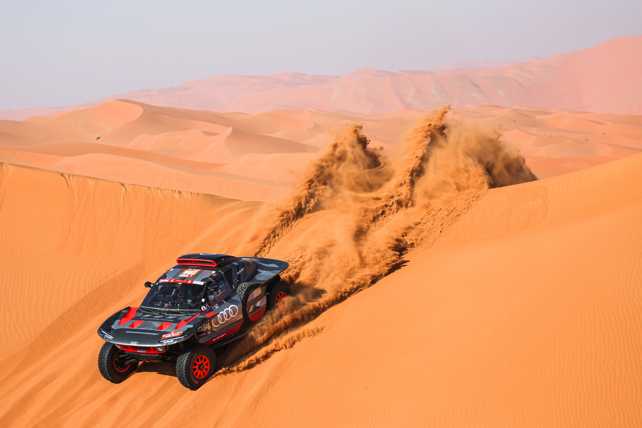 A 12 szakaszból álló 2024-es verseny az ötödik olyan Dakar Rally volt, amit Szaúd-Arábia rendezett, az oázis mentén kialakult Al-'Ula és a tengerparti Yanbu között.