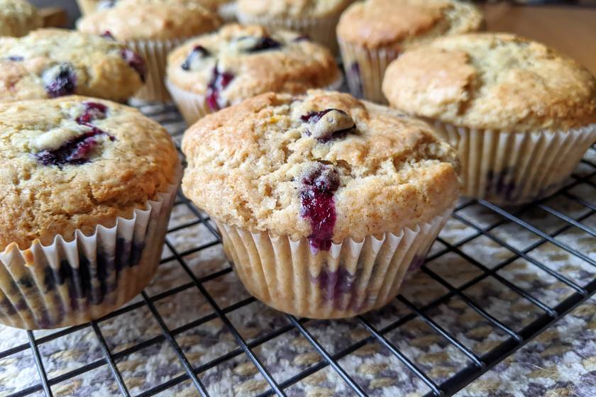 Pihe-puha áfonyás, krémsajtos muffin: csak keverd egybe a hozzávalókat