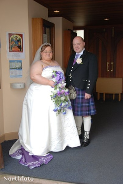 Gemma és Paul Martin az esküvőjükön