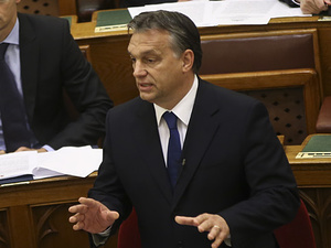 Orbán nyitja a hétfői parlamentet