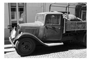 Több ezer náci teherautót tett tönkre egyetlen mozdulattal az autógyár-igazgató