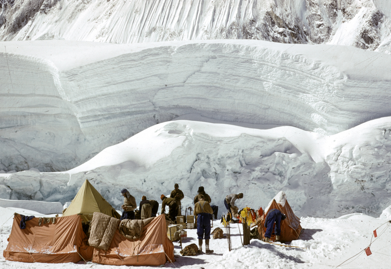 III. tábor, Nepál, 1953. márciusa. Mount Everest-expedíció