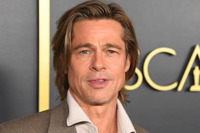 A 60 éves Brad Pitt plasztikáztatott a szakértők szerint: előtte-utána felvételekkel bizonyították
