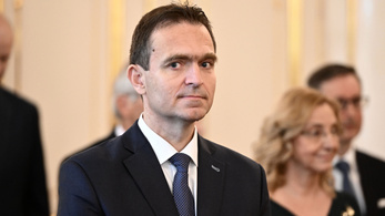 Visszatér a politikába a korábbi, magyar származású kormányfő