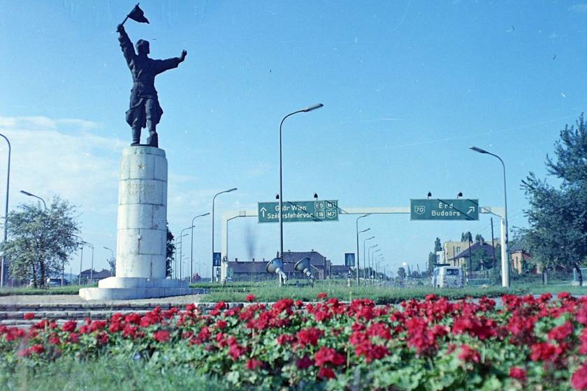 Ki volt „Osztyapenkó”, akinek szobrával régen mindenki találkozott Budapesten? Kommunista hősként tisztelték a századost