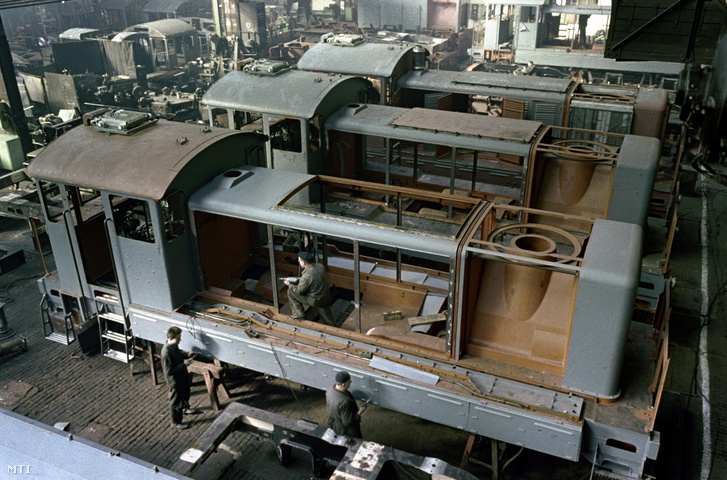 Bobók sorozatgyártása a Ganz-MÁVAG-ban a hatvanas évek elején 