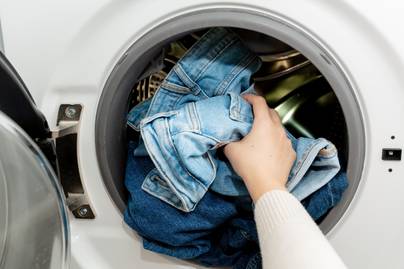 Melyik ruhadarabot milyen gyakran kell mosni? Nem csak a farmer tisztításával kapcsolatban vannak tévhitek