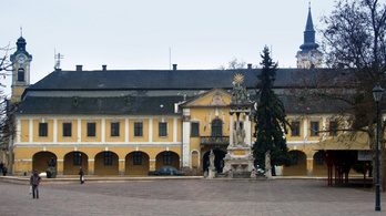 Felújítják az ország egyik legrégebbi városházáját Esztergomban