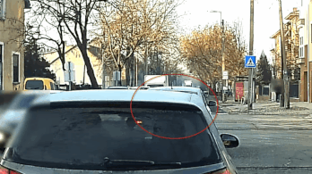 Derült égből villámcsapásként hajtott bele egy furgon egy autóba Budapesten