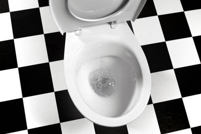 Ez a gond a „csobbanós” WC-vel: komoly egészségügyi kockázatot rejt
