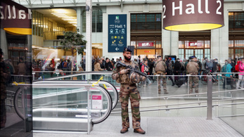 Megkéseltek három embert Párizs egyik vasútállomásán