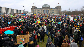 Csaknem 200 ezren gyűltek össze Németországban a szélsőjobboldal elleni tüntetésekre