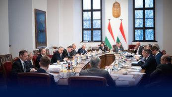 Hivatalos: elvonult a kormány Budapestről