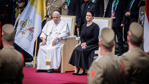 Levelet írt Ferenc pápának a DK Novák Katalin kegyelme miatt