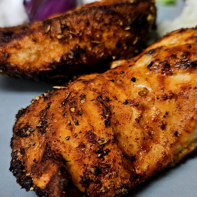Színes és ízletes görög csirketál: egészséges ebéd egyszerűen