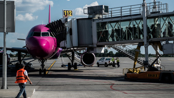 Felfüggeszti huszonegy romániai járatát a Wizz Air