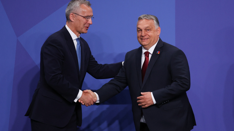 NATO-főtitkár: Beszéltem Orbán Viktorral, Svédország hamarosan a NATO tagja lesz