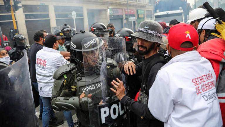 Megostromolták a legfelsőbb bíróság épületét Kolumbiában
